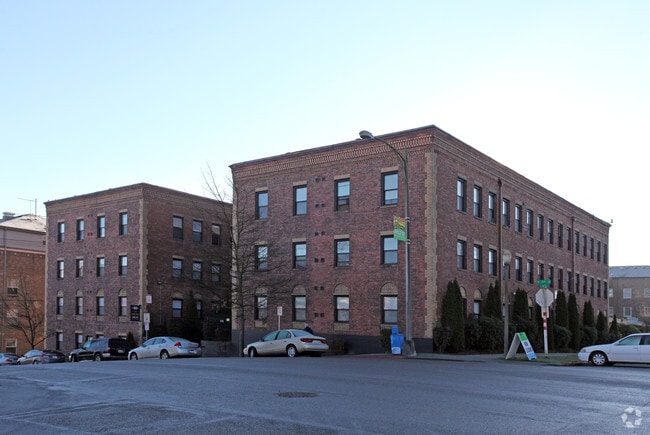 Primary Photo - Landmark Court