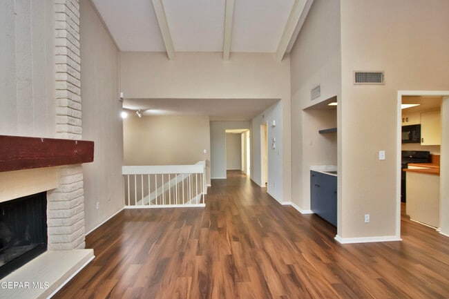 Building Photo - 5710 Mira Grande Dr