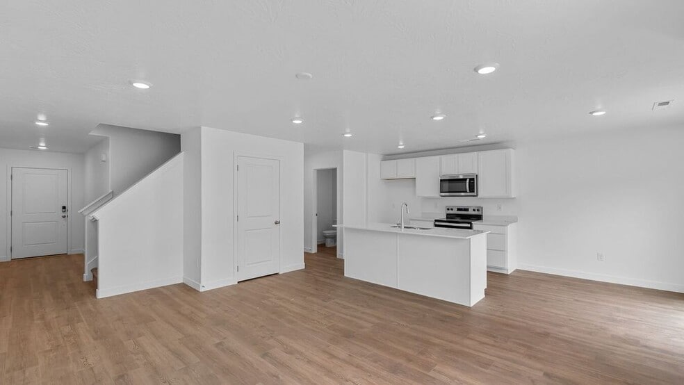 Building Photo - 2105 Wolverine Wy