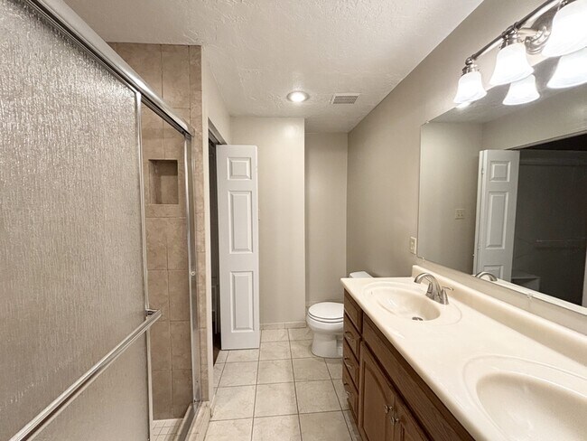 Building Photo - 1201 E 5600 S