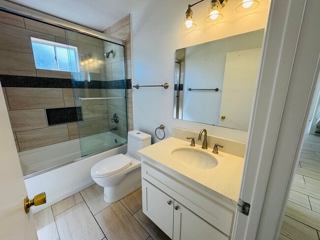 Building Photo - Your Dream Retreat Awaits in Nantucket Vil...