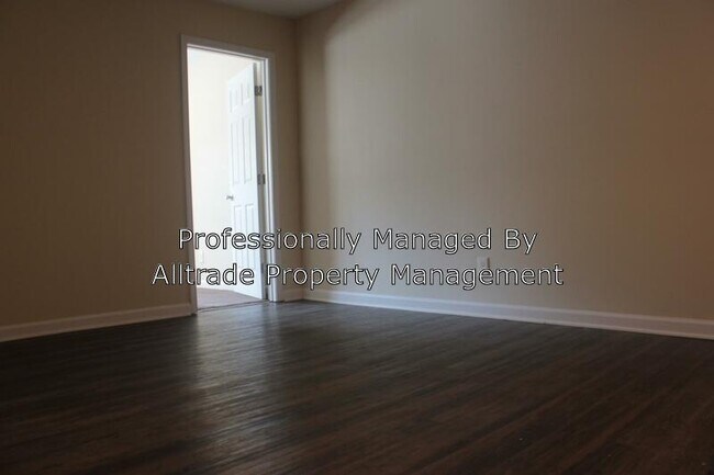 Building Photo - 2020 Peabody Ln
