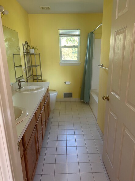 Building Photo - 3195 Otter Creek Ct
