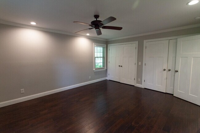 Building Photo - 2049 Powderhouse Rd SE