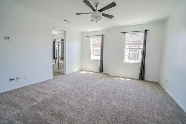 Building Photo - Santa Clarita 3-Bedroom River Village Home...