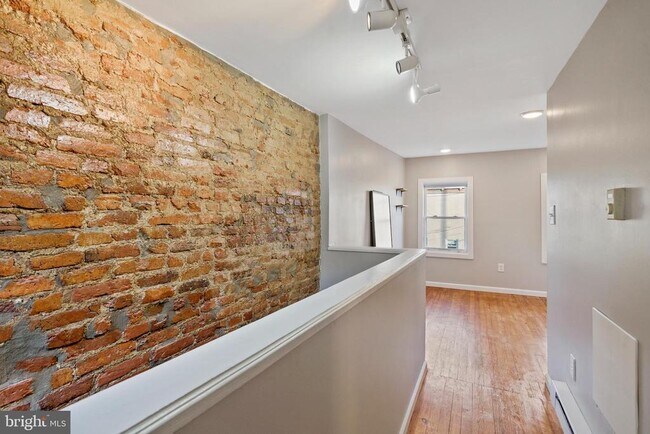 Building Photo - 1836 Memphis St