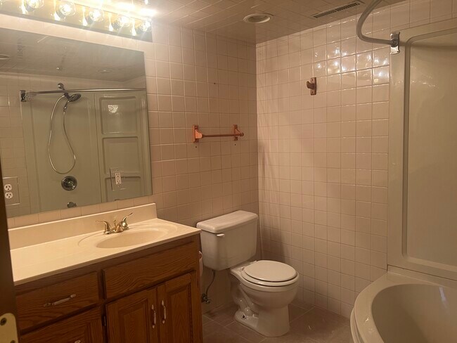 Building Photo - 4248 Red Hawk Dr SE