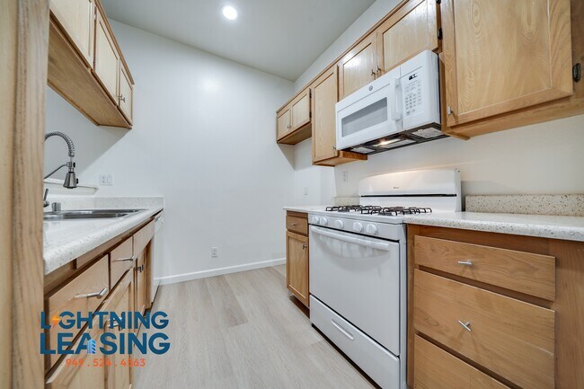 Building Photo - 11225 Morrison St