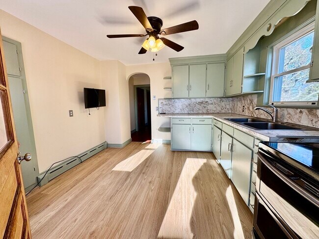 Building Photo - 56 Stafford Rd