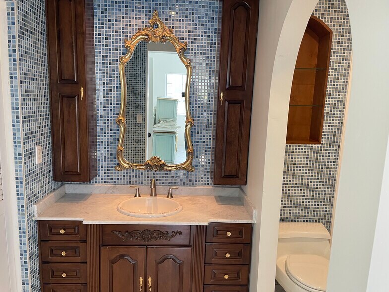 Master Bathroom - 14260 SW 57th Ln