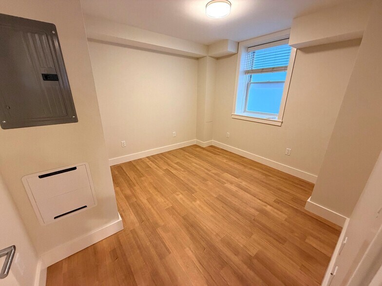 Building Photo - 900 Massachusetts Ave