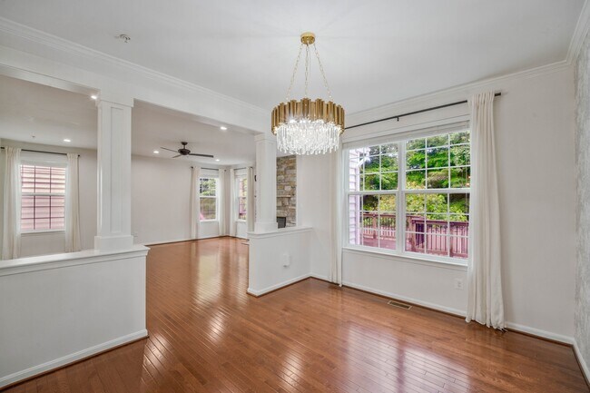 Building Photo - 3461 Eagle Ridge Dr