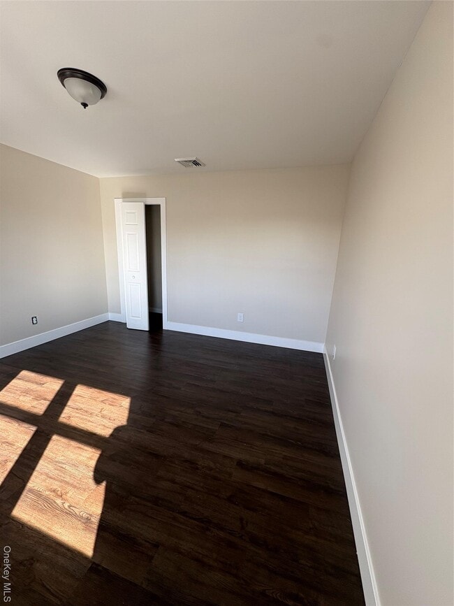 Building Photo - 579 Main St