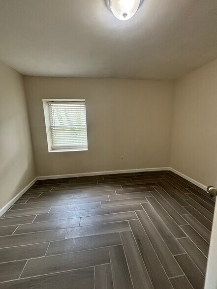 Building Photo - 241 Fabyan Pl