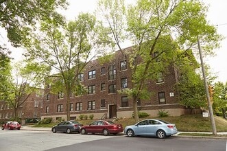 Building Photo - 1805 E Park Pl.