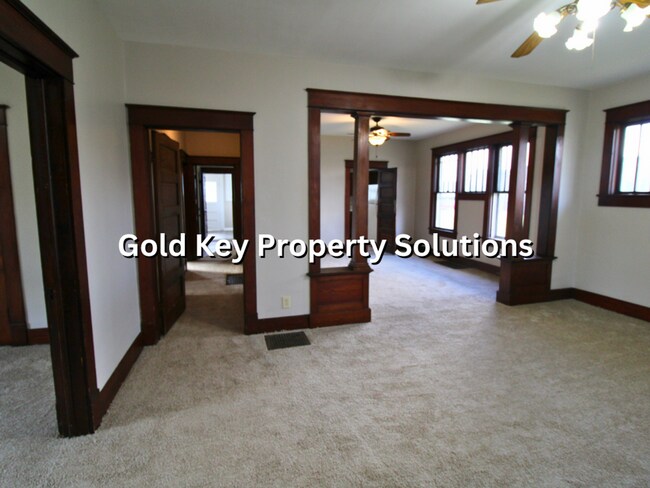 Building Photo - Huge 2 BR 1 BA with Garage and Covered Porch (NO SECTION 8)