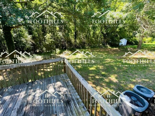 Building Photo - 214 Keithwood Dr