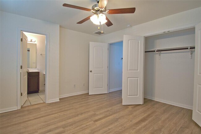 Building Photo - 4711 Giordano Dr