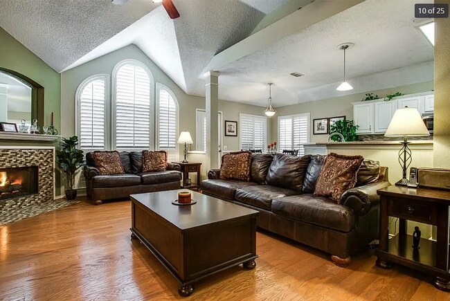 Building Photo - 4425 Forsyth Ln