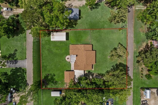 Building Photo - 24338 Redbud Ave