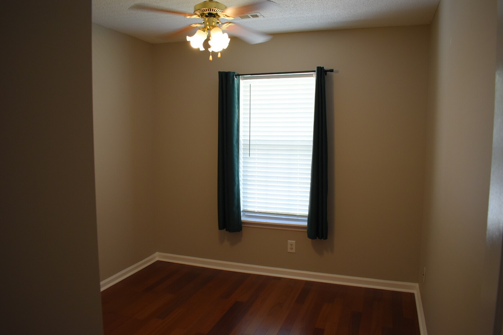 Building Photo - 4824 Weybridge Ln