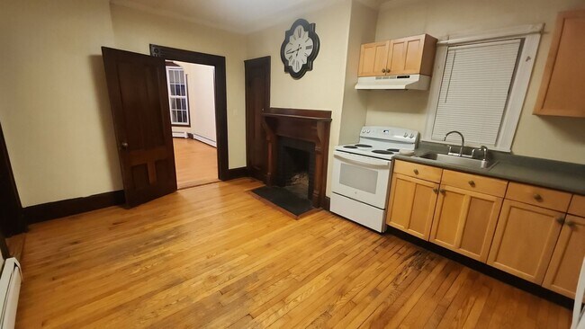 Building Photo - 62 Spring St