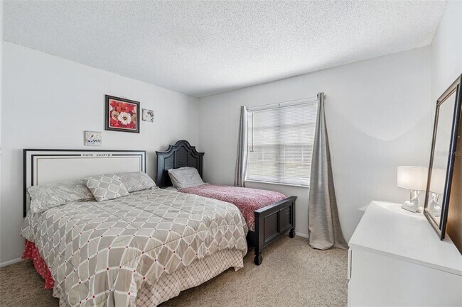 Building Photo - 11110 Carriage Hill Dr
