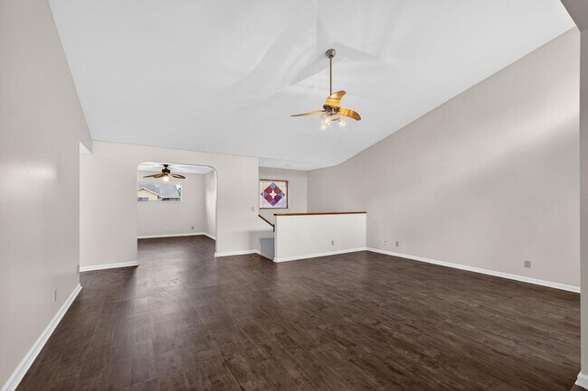 Building Photo - 17137 Waterbend Dr