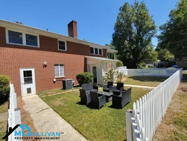 Building Photo - 101 W Roosevelt St