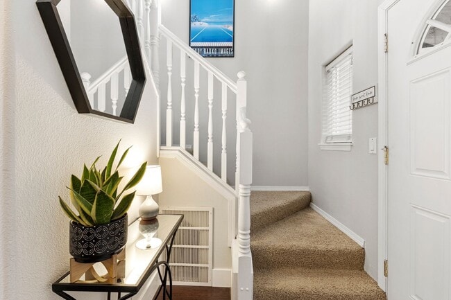 Building Photo - Lovely Row House in Kenton with Fenced Yar...