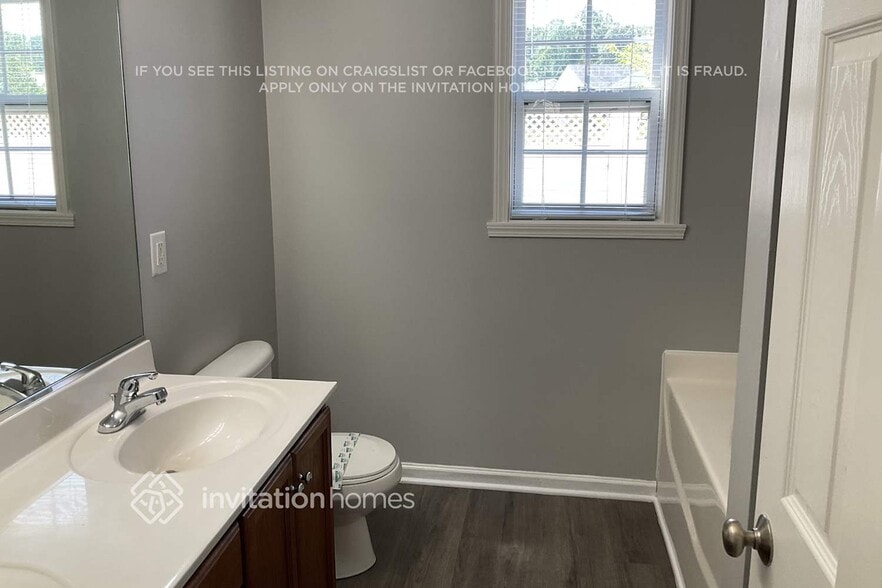 Building Photo - 4200 Youngstown Dr