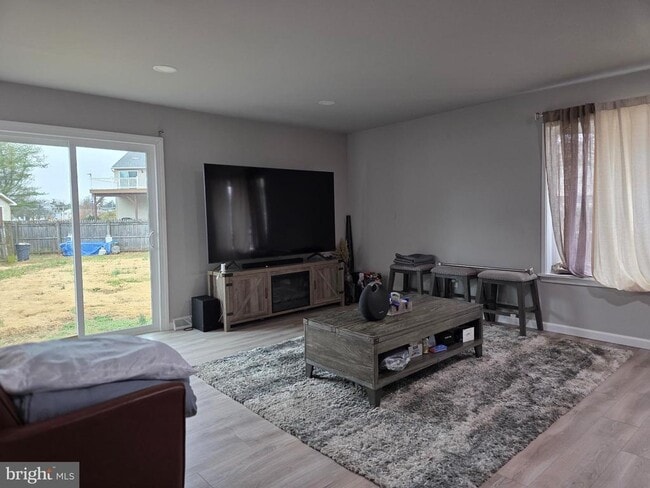 Building Photo - 236 Green Blade Dr