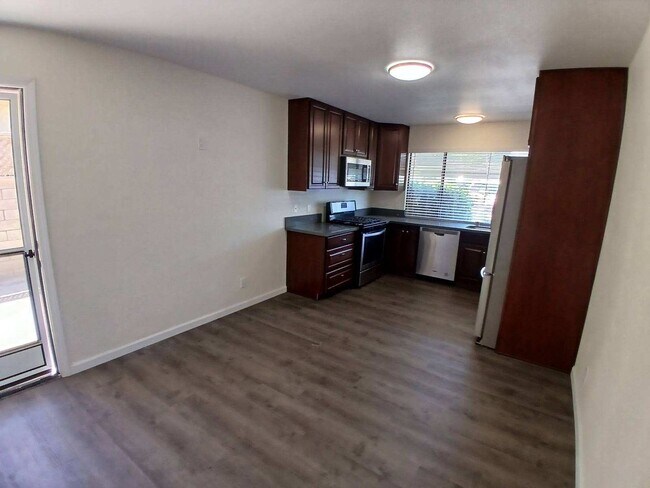 Building Photo - Perfect Place 425 Pinal 101 Orcutt