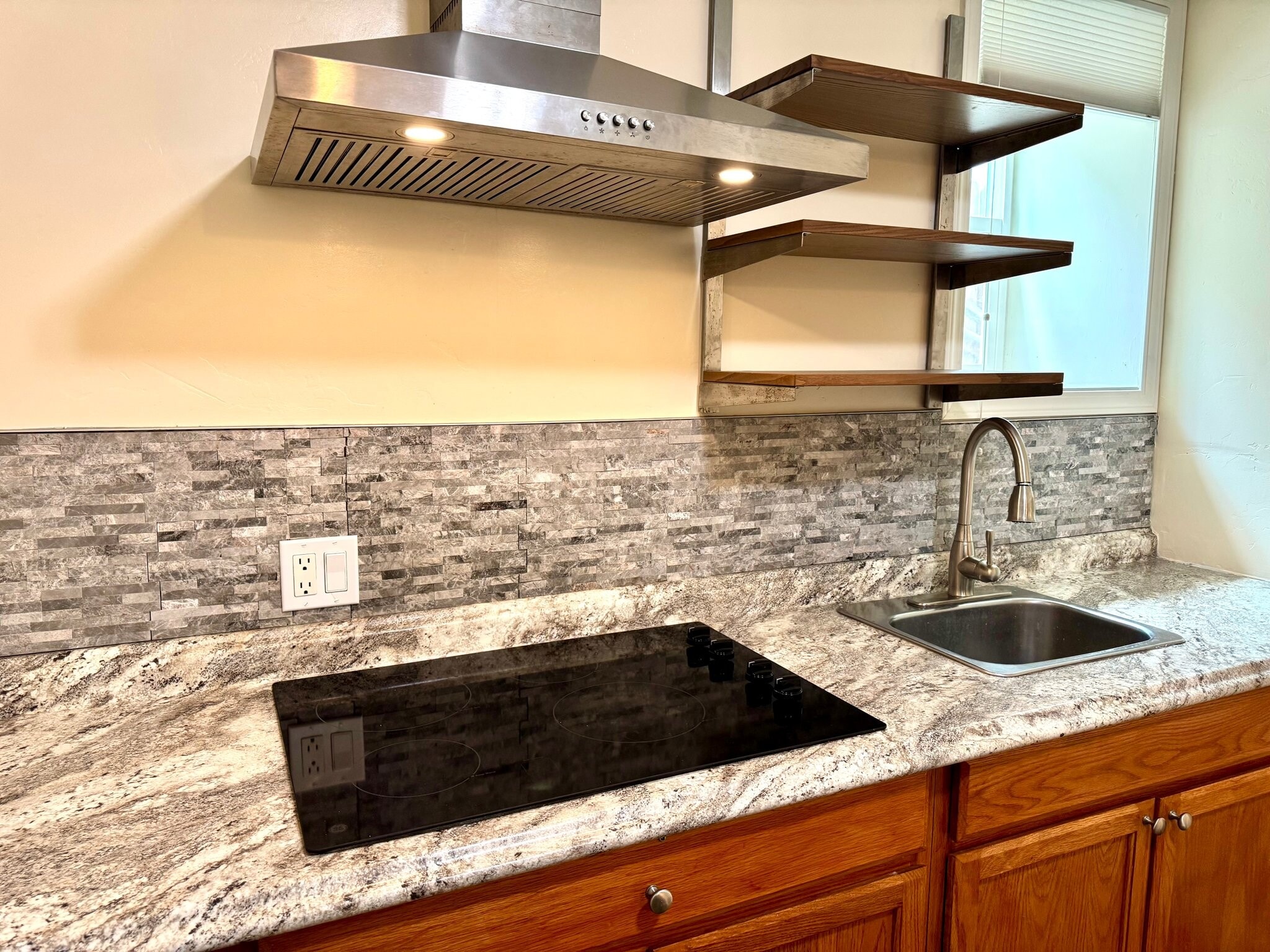 Building Photo - 7438 Orien Ave