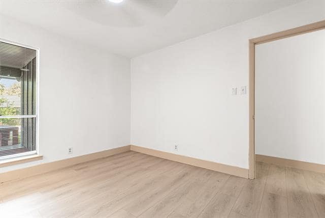 Building Photo - 210 Oak Forest Trail