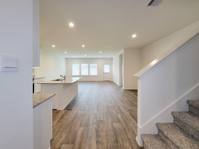 Building Photo - 4242 BROMHAM