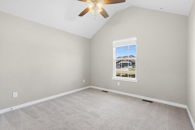Building Photo - 270 Hickory Hills St