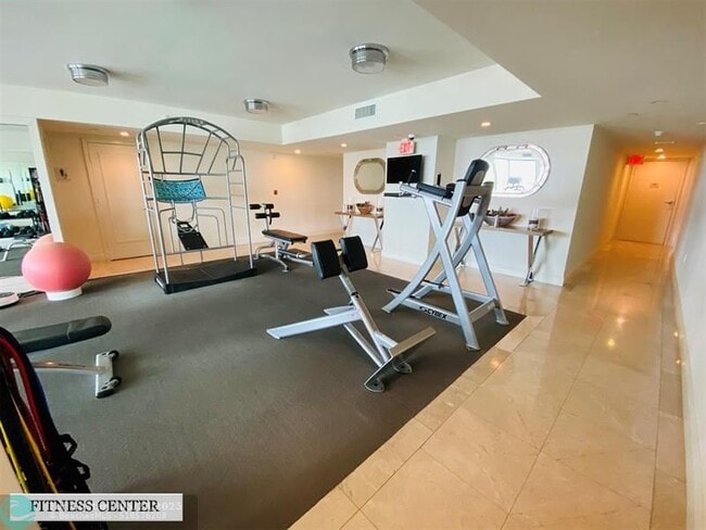 Building Photo - 9400 W Bay Harbor Dr