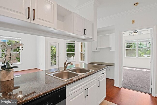 Building Photo - 12921 Centre Park Cir