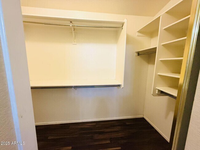 Building Photo - 8119 S 47th Ln