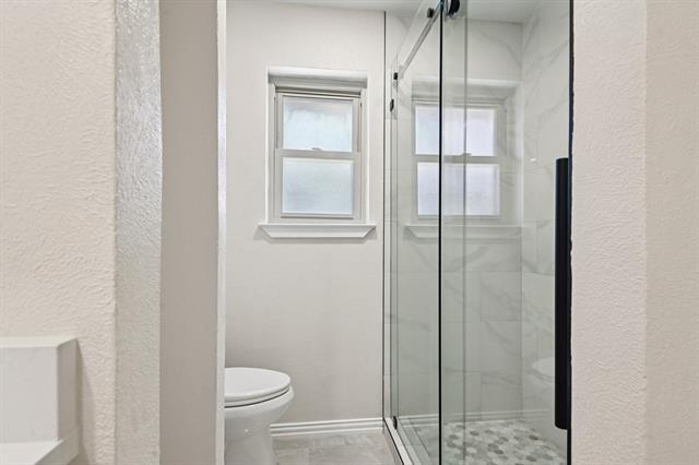 Building Photo - 2106 Avalon Ln