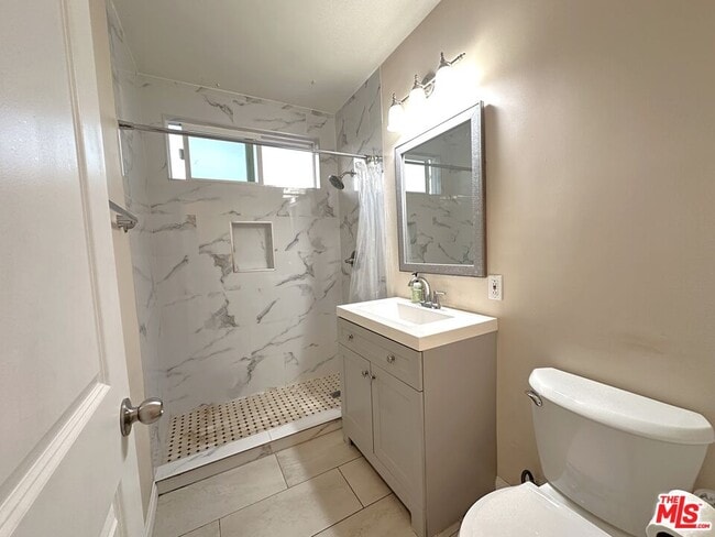 Building Photo - 2027 Euclid St