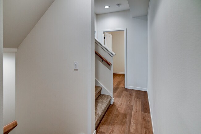 Building Photo - 4873 Lacy Rd