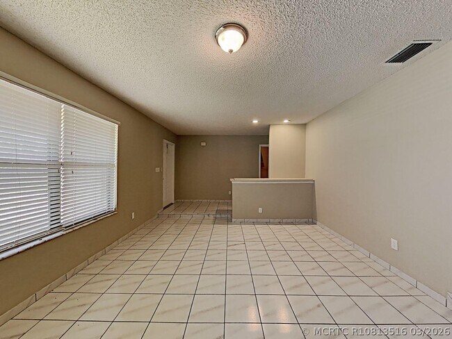 Building Photo - 14355 Blackberry Dr