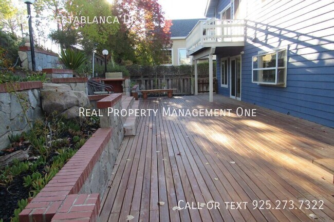 Building Photo - 3071 Crestablanca Dr