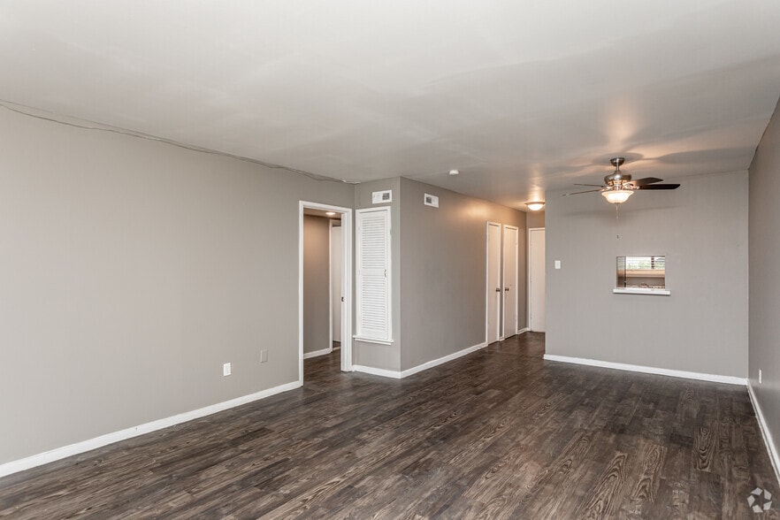2BR, 2BA - 980SF - Normandy Place Apartments
