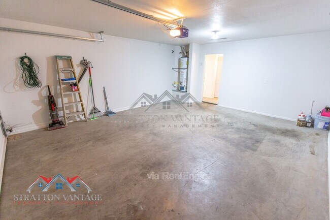 Building Photo - 4149 E Azurite Rd