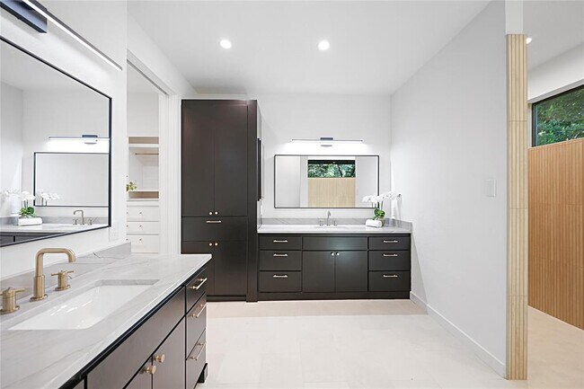 Building Photo - 5510 Harvest Oak Landing Dr