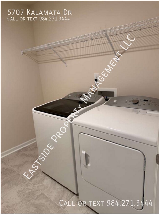 Building Photo - 5707 Kalamata Dr