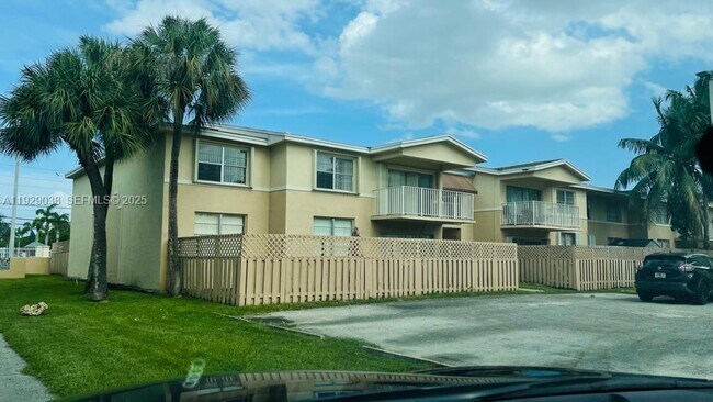 Primary Photo - 4420 NW 79th Ave